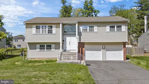 389 Regina Ave, Hamilton, NJ 08619