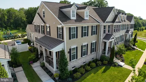 16 Magpie Ln, West Windsor, NJ 08550