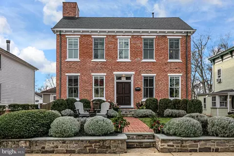 124 S Main St, Pennington, NJ 08534