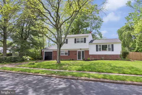 109 Fieldboro Dr, Lawrence Township, NJ 08648