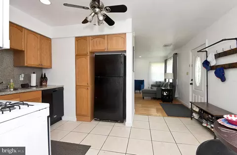 Entry Way - 13 Dorset Dr, Ewing, NJ 08618 photo 2 of 2