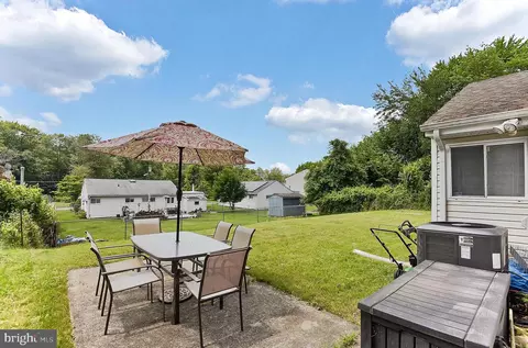 Exterior - 13 Dorset Dr, Ewing, NJ 08618 photo 2 of 5