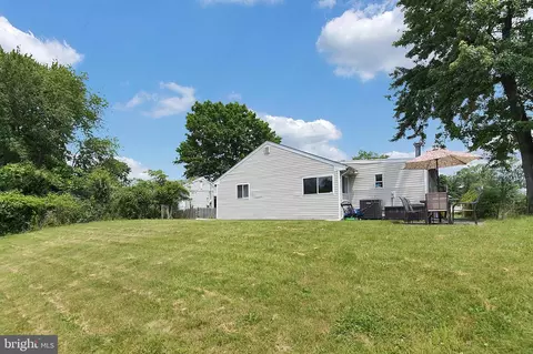 Exterior - 13 Dorset Dr, Ewing, NJ 08618 photo 4 of 5