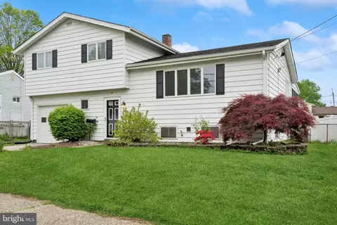 12 Aster Rd, Hamilton, NJ 08690