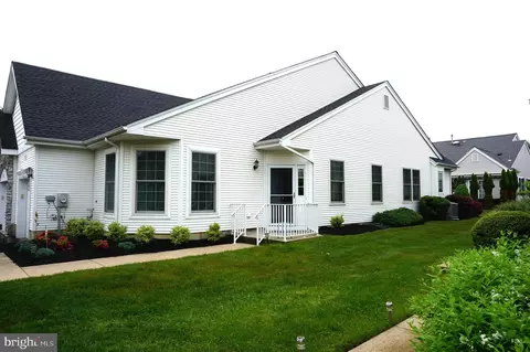 97 Burholme Dr, Hamilton, NJ 08691