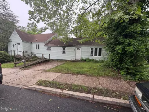74 Lawn Park Ave, Lawrenceville, NJ 08648