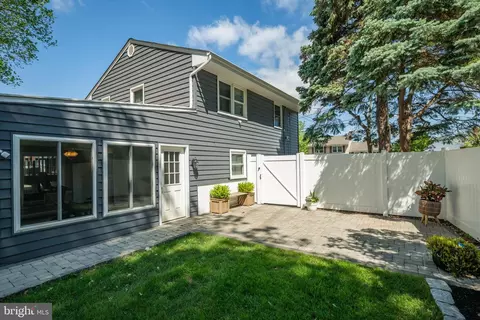 Exterior - 33 Dailey Dr, Hamilton, NJ 08620 photo 5 of 8