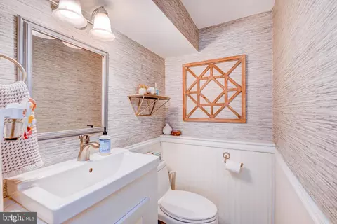 Bath - 33 Dailey Dr, Hamilton, NJ 08620 photo 1 of 2