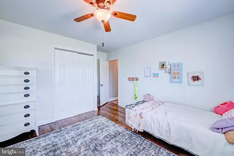 Bedroom - 33 Dailey Dr, Hamilton, NJ 08620 photo 2 of 5