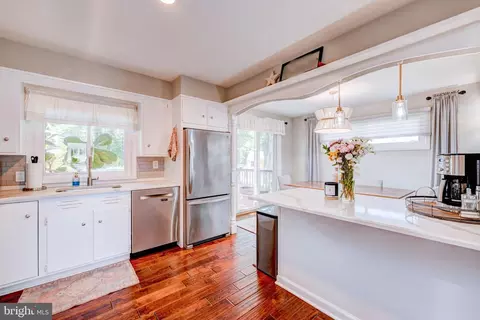 Kitchen - 33 Dailey Dr, Hamilton, NJ 08620 photo 2 of 2