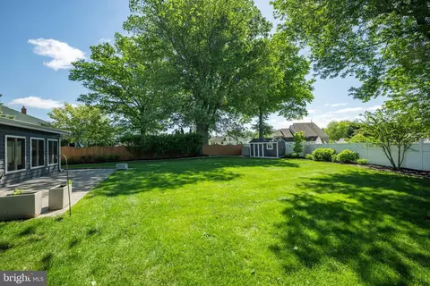 Exterior - 33 Dailey Dr, Hamilton, NJ 08620 photo 7 of 8