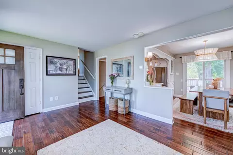 Entry Way - 33 Dailey Dr, Hamilton, NJ 08620 photo 1 of 2