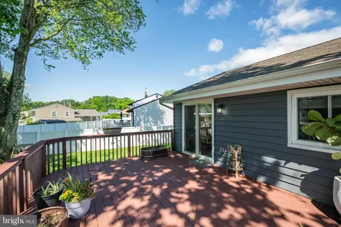 Exterior - 33 Dailey Dr, Hamilton, NJ 08620 photo 4 of 8