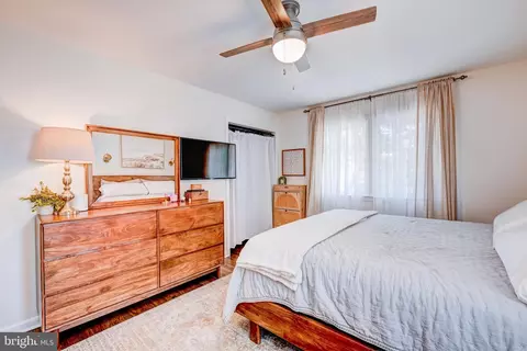 Bedroom - 33 Dailey Dr, Hamilton, NJ 08620 photo 5 of 5