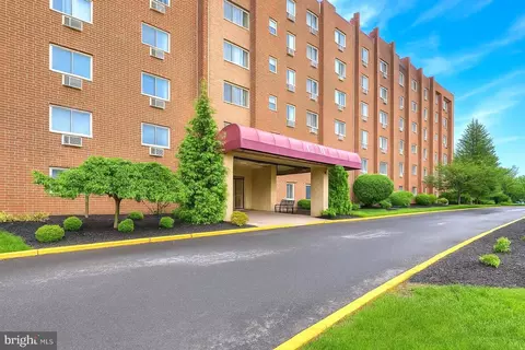 860 Lower Ferry Rd #2C, Ewing, NJ 08628
