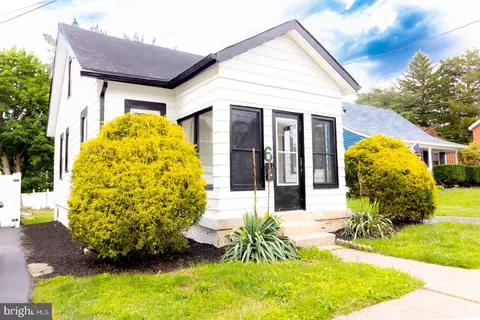 6 New Hillcrest Ave, Trenton, NJ 08638