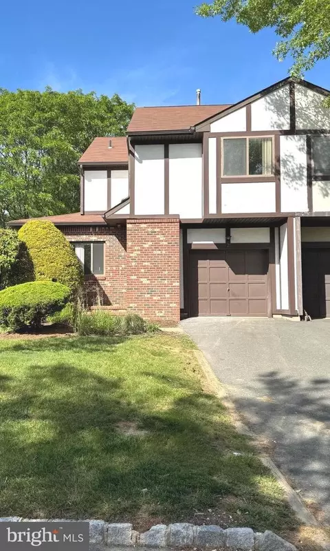 2 Coventry Sq, Ewing, NJ 08628