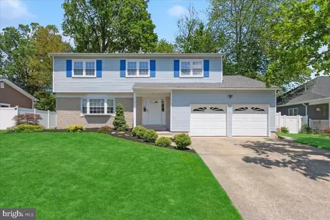 12 Lannigan Dr, Lawrence, NJ 08648