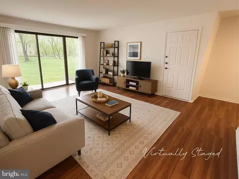 39 Rickard Ct, Lawrenceville, NJ 08648