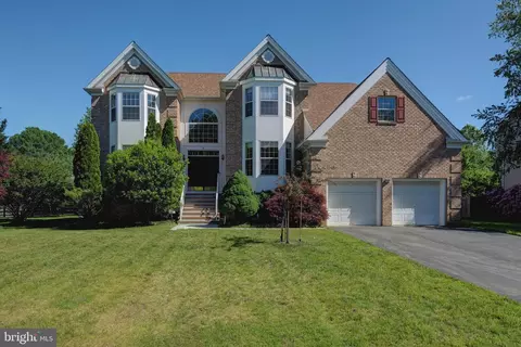 5 Pierce Rd, East Windsor, NJ 08520