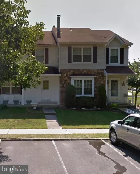 33 Dunmoor Ct S, Hamilton, NJ 08690