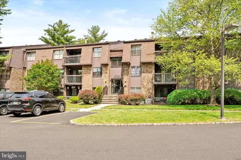 1824 Old Stone Ml, East Windsor, NJ 08512