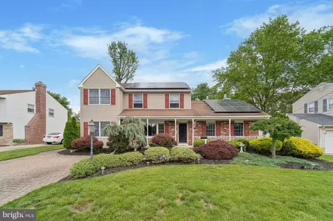 14 Yorkshire Rd, Hamilton, NJ 08610