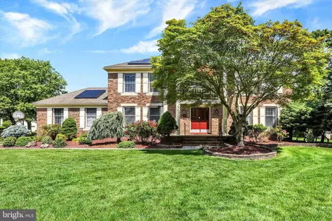 1 Redwood Ct, Princeton Junction, NJ 08550