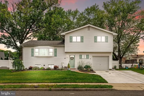 44 Rolling Ln, Hamilton, NJ 08690 photo 2