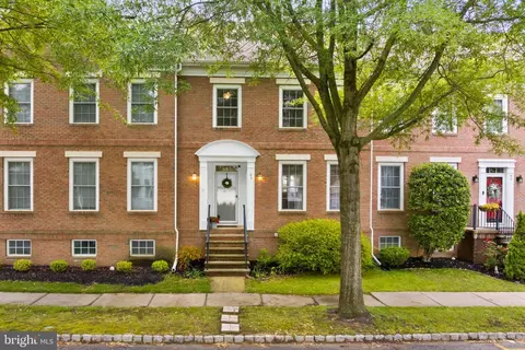 83 Malsbury St, Robbinsville, NJ 08691