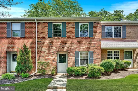 72 Sycamore Ct, Lawrence Township, NJ 08648