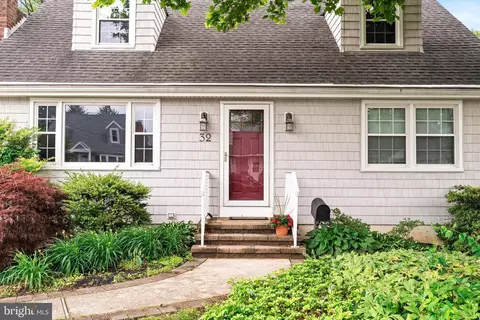 32 Hirsch Ave, Hamilton, NJ 08690