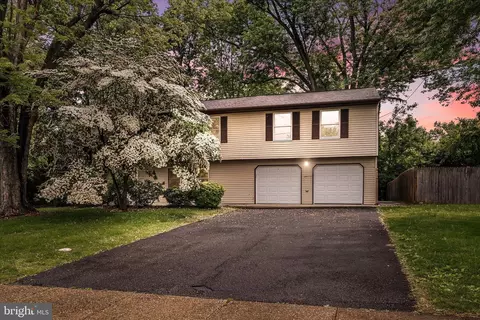 4 Bittersweet Rd, Ewing, NJ 08638