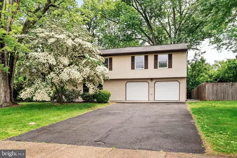 Exterior - 4 Bittersweet Rd, Ewing, NJ 08638 photo 2 of 6