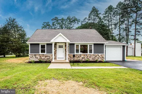 5 Cold Spring Rd, Hamilton, NJ 08619