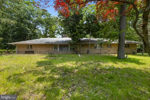 280 Eggerts Xing, Lawrence Township, NJ 08648