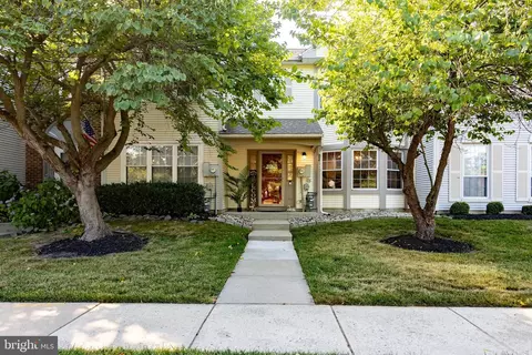 82 Beacon Pl, Robbinsville, NJ 08691