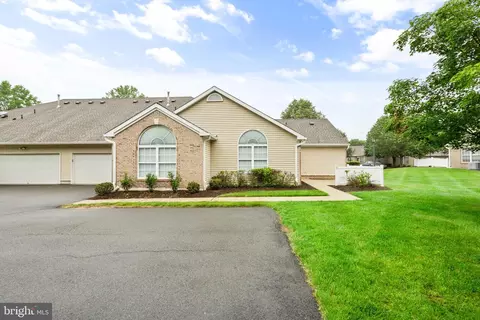 34 Point Ct, Lawrenceville, NJ 08648