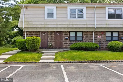 615 Silver Ct, Hamilton, NJ 08690