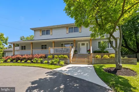 2 Woodfern Ave, Ewing, NJ 08628