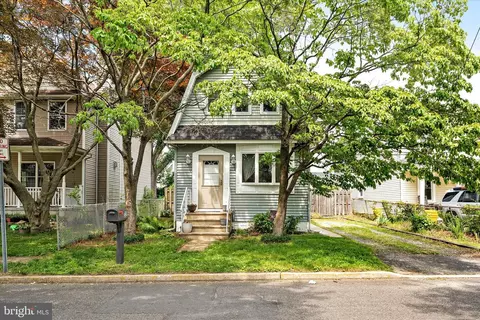 32 Victoria Ave, Hamilton, NJ 08610