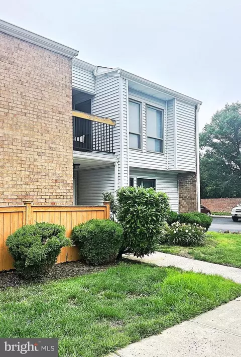 2 Lake Dr # P, East Windsor, NJ 08520