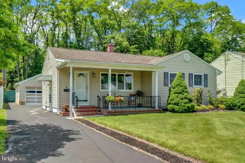 32 Sherbrooke Rd, Ewing, NJ 08638