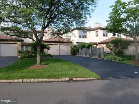 27 Woodmont, Lawrenceville, NJ 08648