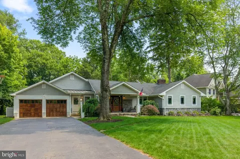 65 Shady Brook La, Princeton, NJ 08540