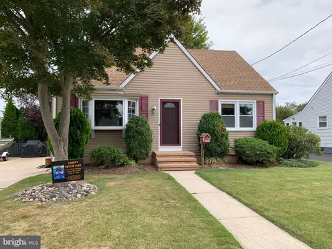 20 Dodge Dr, Hamilton, NJ 08610