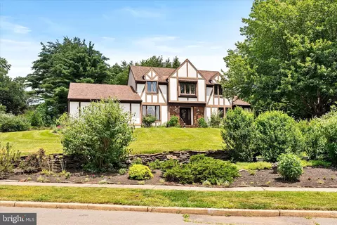 1 Pardee Pl, Ewing, NJ 08628
