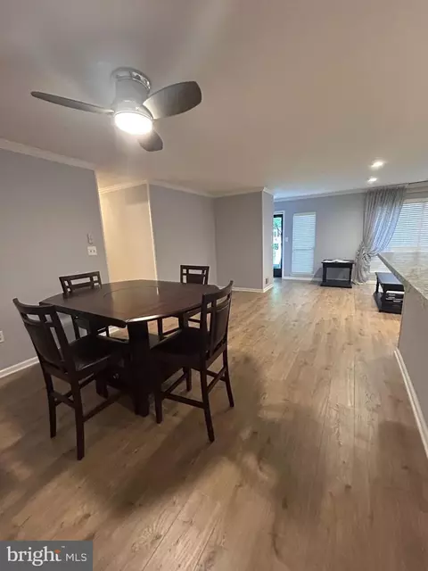 20 Versailles Ct, Hamilton, NJ 08619