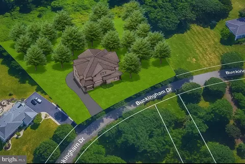 16 Buckingham Dr, Princeton, NJ 08540