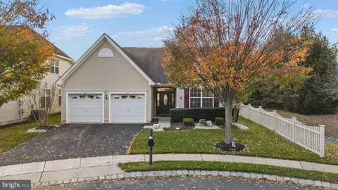 4 Brakeman Ct, Hightstown, NJ 08520